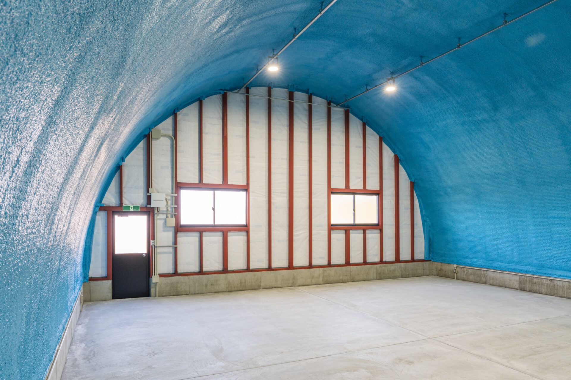 倉庫増築にスチールアーチを採用｜柱なし大空間と高コストパフォーマンスを両立 イメージ6