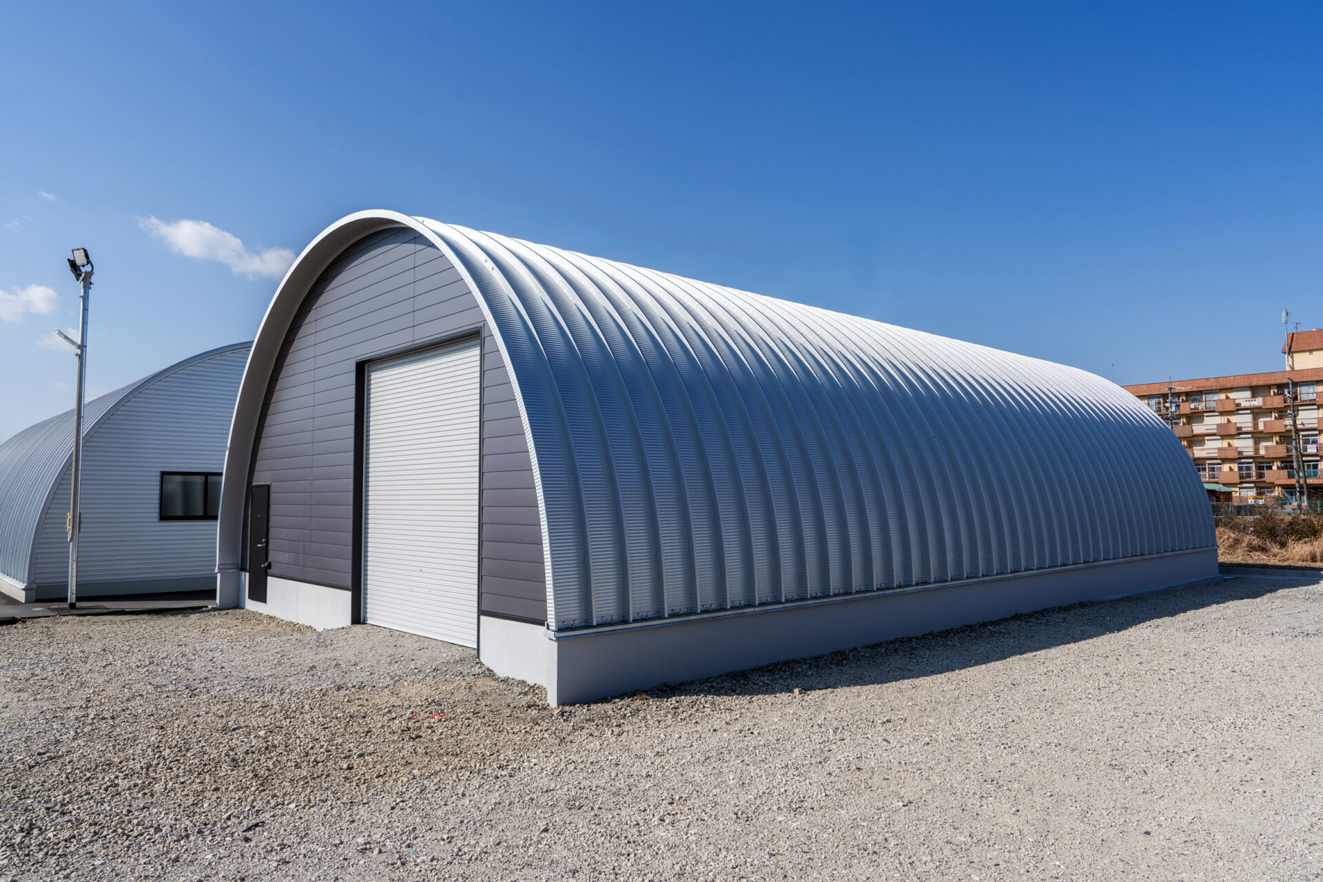 スチールアーチ倉庫の増築事例｜短工期・低コストで実現した間口10m×奥行20mの大空間 イメージ15