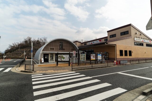 スチールアーチ店舗施工事例｜道の駅の精肉店で採用された無柱大空間と高断熱店舗建築 イメージ18