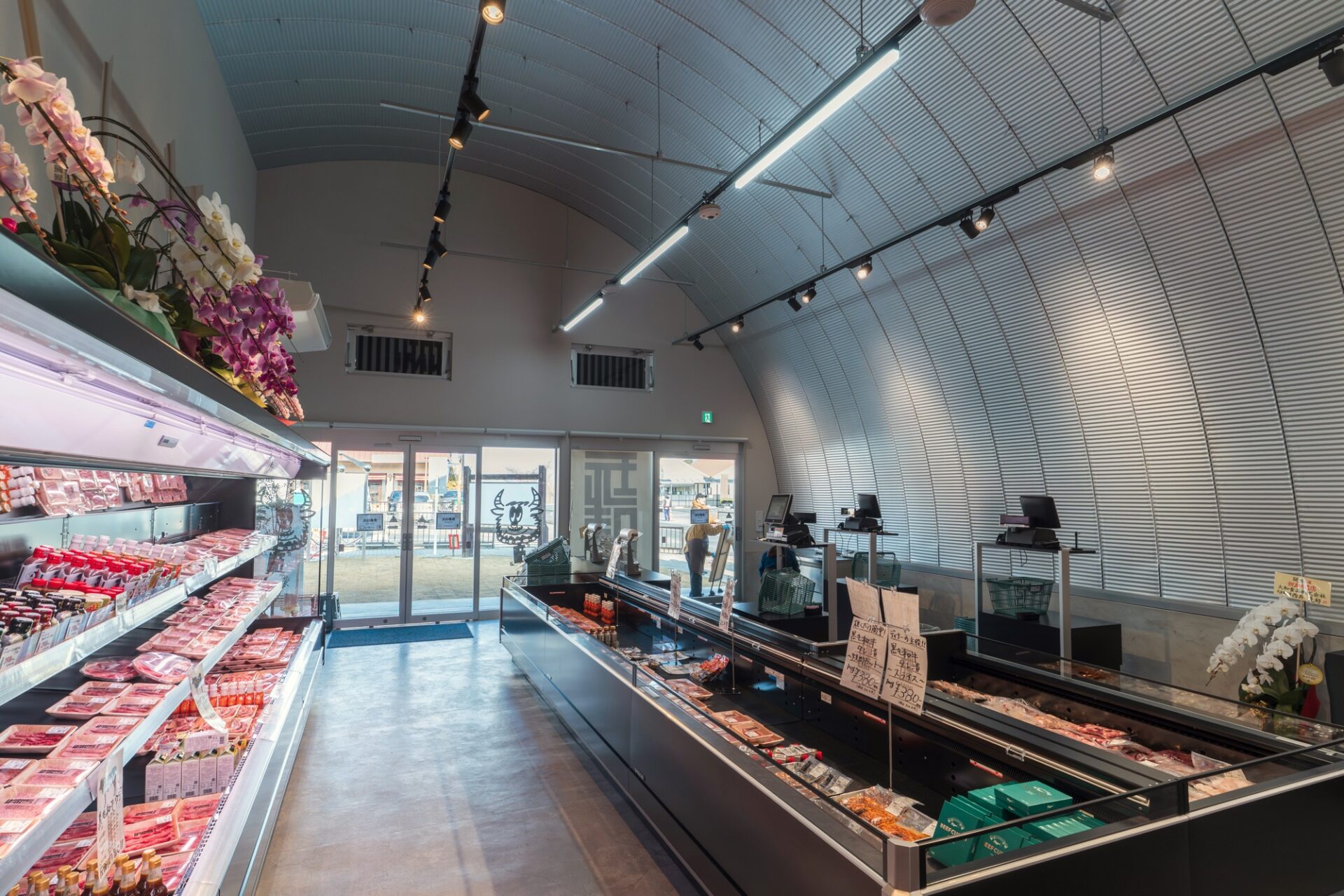 スチールアーチ店舗事例｜大阪府羽曳野市 道の駅店舗で実現した柱なし10m空間 イメージ10