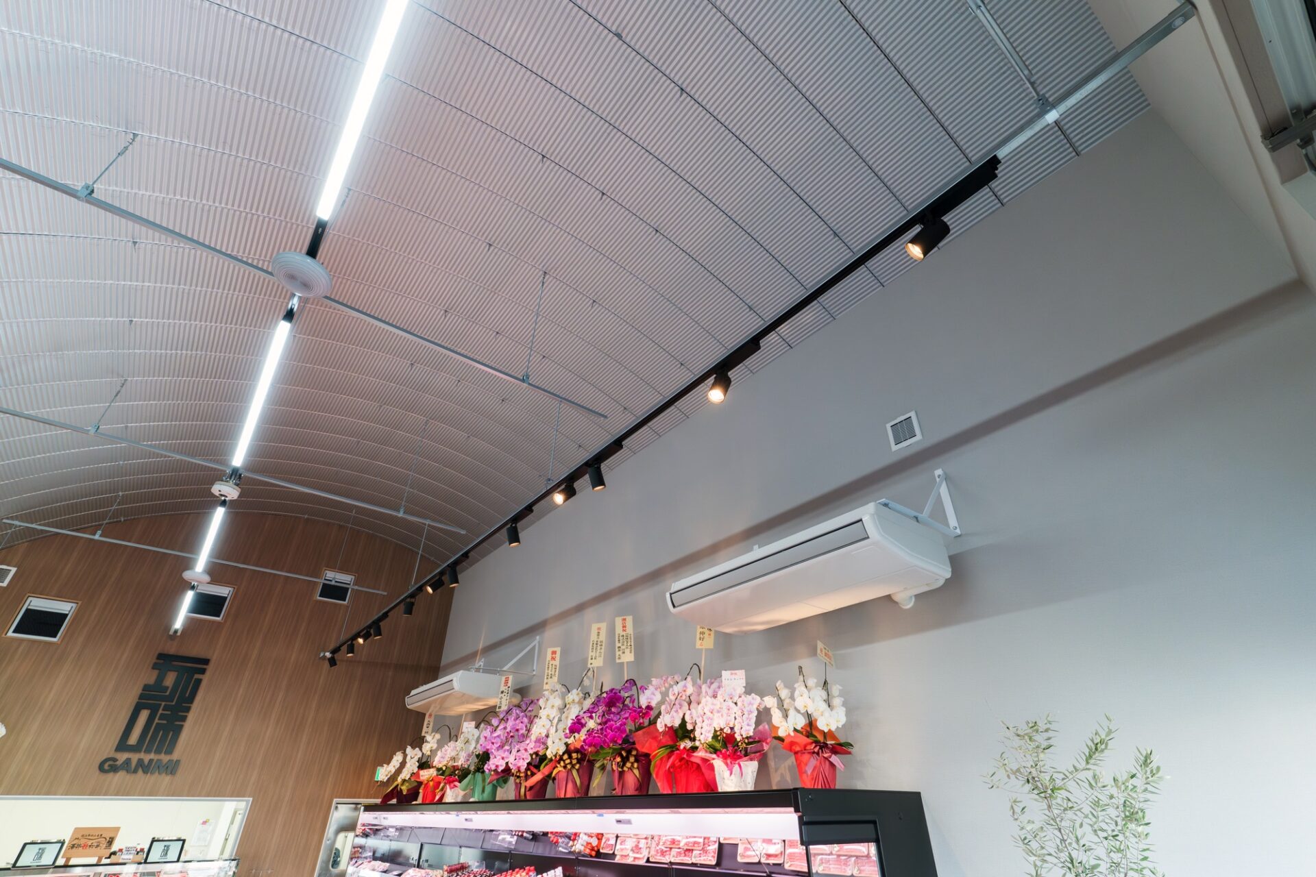 スチールアーチ店舗事例｜大阪府羽曳野市 道の駅店舗で実現した柱なし10m空間 イメージ18