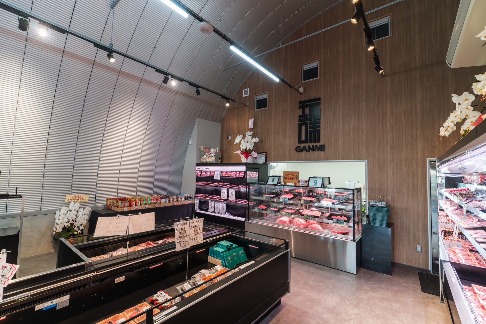 スチールアーチ店舗事例｜大阪府羽曳野市 道の駅店舗で実現した柱なし10m空間 イメージ6