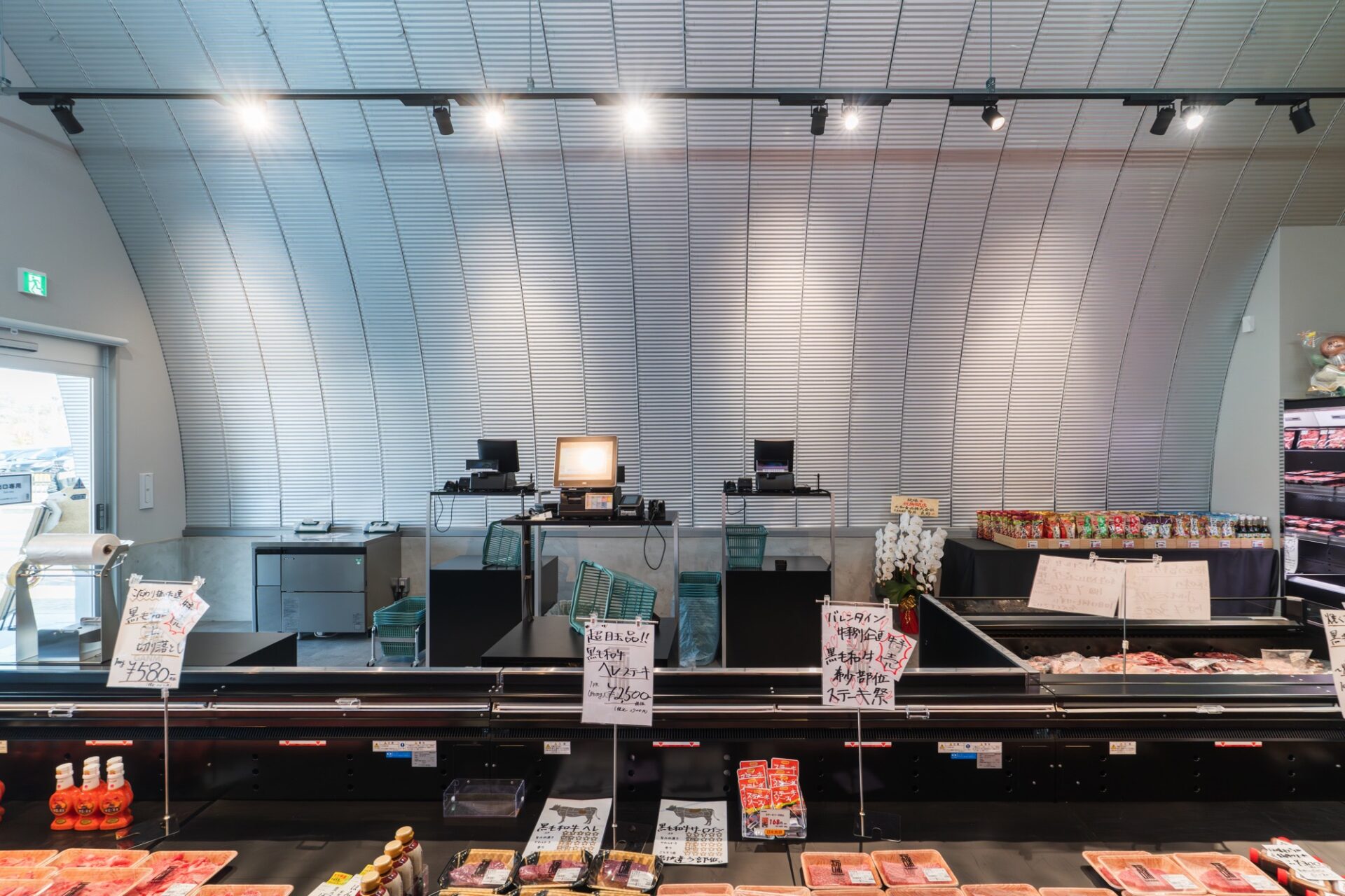 スチールアーチ店舗事例｜大阪府羽曳野市 道の駅店舗で実現した柱なし10m空間 イメージ14