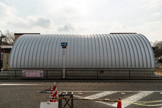 スチールアーチ店舗施工事例｜道の駅の精肉店で採用された無柱大空間と高断熱店舗建築 イメージ7