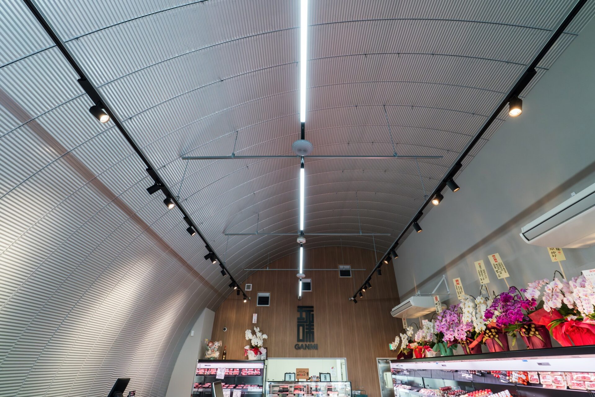 スチールアーチ店舗事例｜大阪府羽曳野市 道の駅店舗で実現した柱なし10m空間 イメージ17