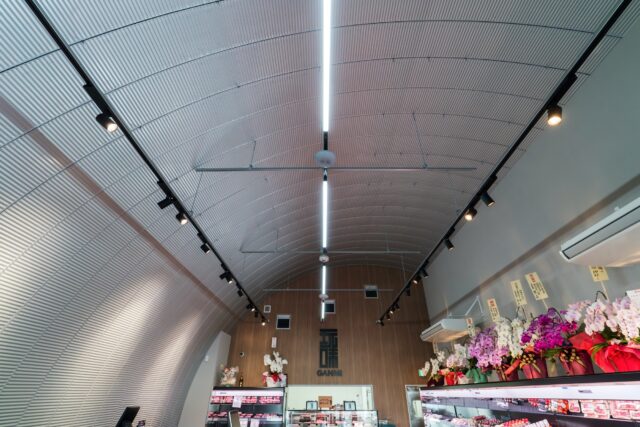 スチールアーチ店舗事例｜大阪府羽曳野市 道の駅店舗で実現した柱なし10m空間 イメージ17