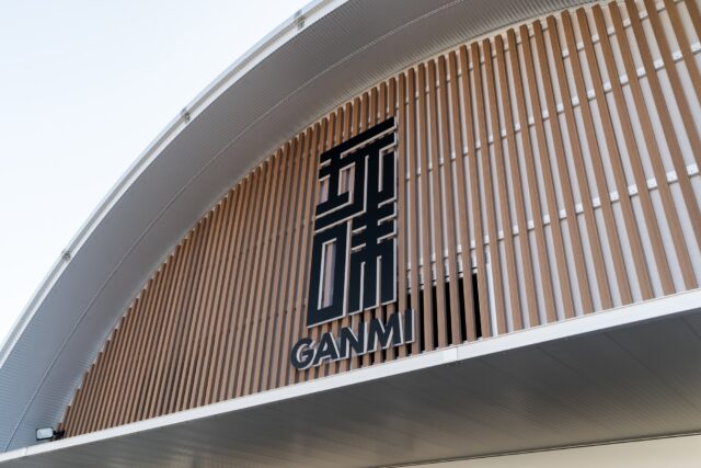 スチールアーチ店舗施工事例｜道の駅の精肉店で採用された無柱大空間と高断熱店舗建築 イメージ21